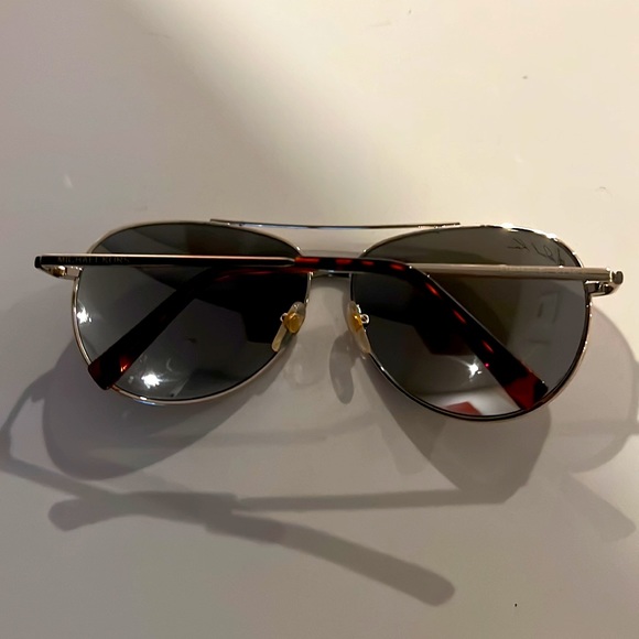 Michael Kors used Sunglasses. Gold frame and brownish lens. - Picture 2 of 6